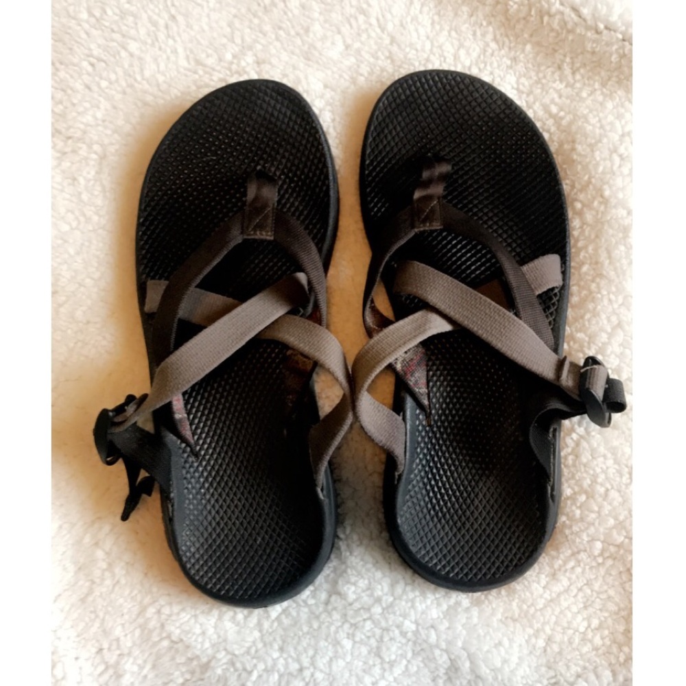 Men’s chacos !
